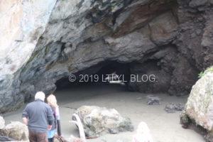 岩の洞窟